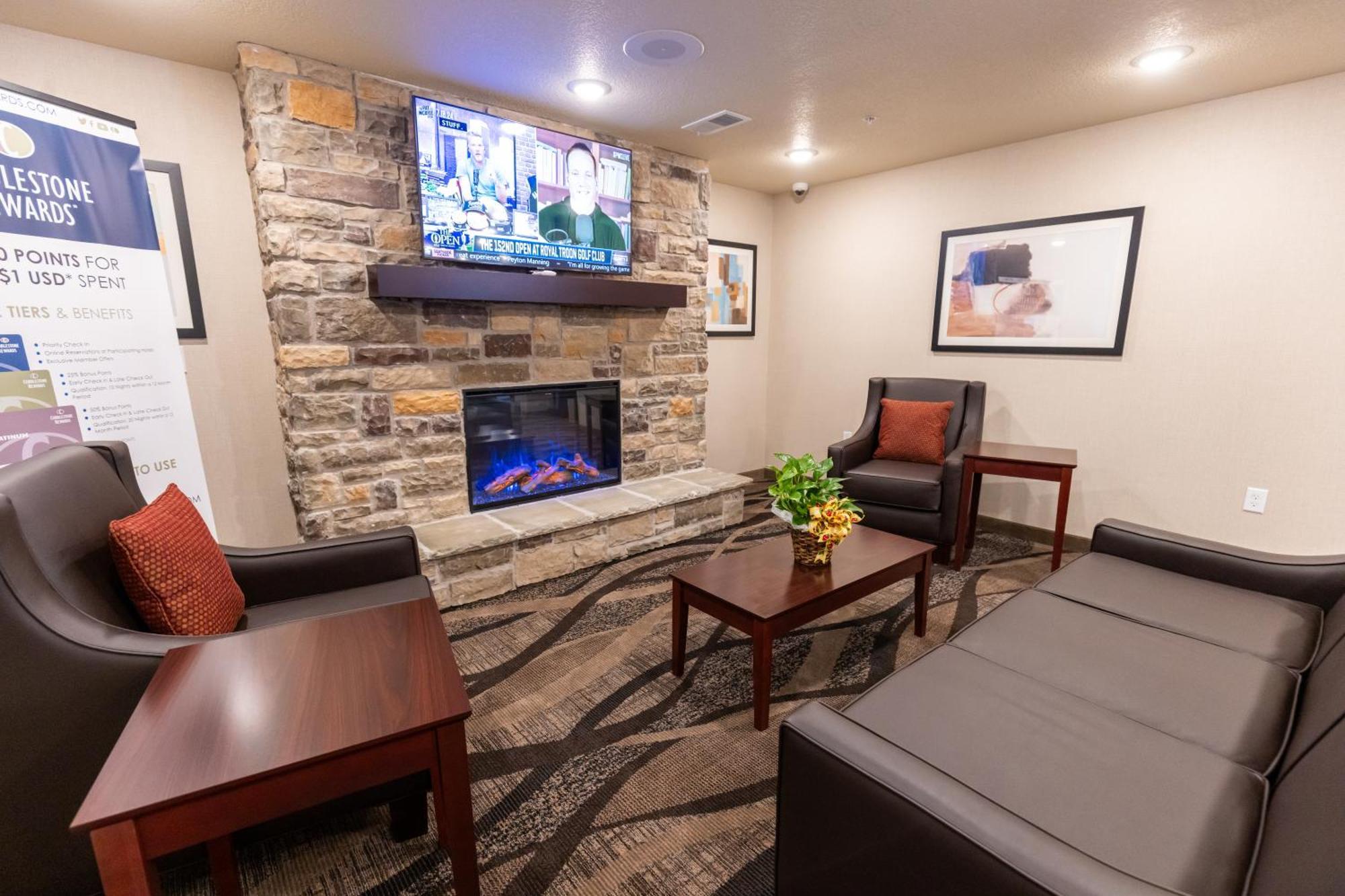 Cobblestone Inn & Suites - Winters 外观 照片