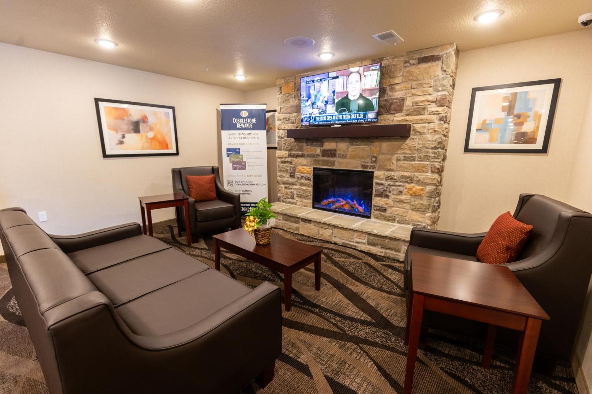 Cobblestone Inn & Suites - Winters 外观 照片